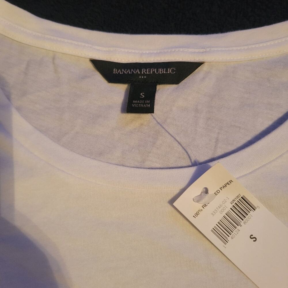 Banana Republic Pineapple White Soft Women's T-shirt Small NWT - Picture 2 of 5